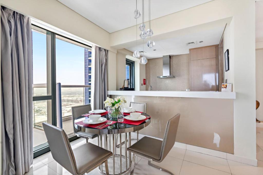 هتل آلیوینگ - لاکچری 2بی‌آر این پارامونت بیزنس بی داماک تاورز 6106 - ALiving- Luxury 2BR in Paramount Business Bay DAMAC towers 6106