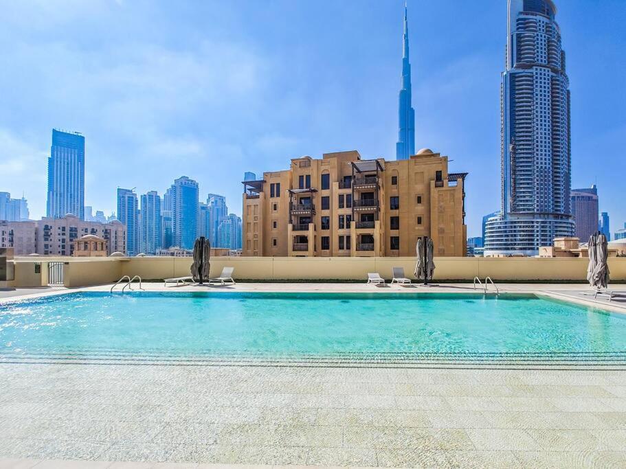 هتل الگوئنت آپ اسکیل 2 بی آر ویت بریتسکینگ فول برج خلیفه - Eloquent Upscale 2BR with Breathtaking Full Burj Khalifa