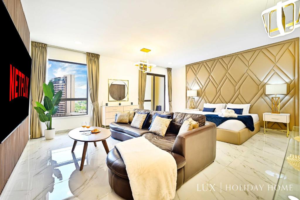 هتل لاکس ذ مرجان سی ویو سوئیت - LUX The Murjan Sea View Suite