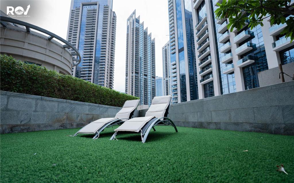 هتل فولی اکوئپد کازی 2 بی آر لاکج سوئیت ویت گاردن ویو - Fully Equipped Cozy 2BR Lux Suite with Garden View