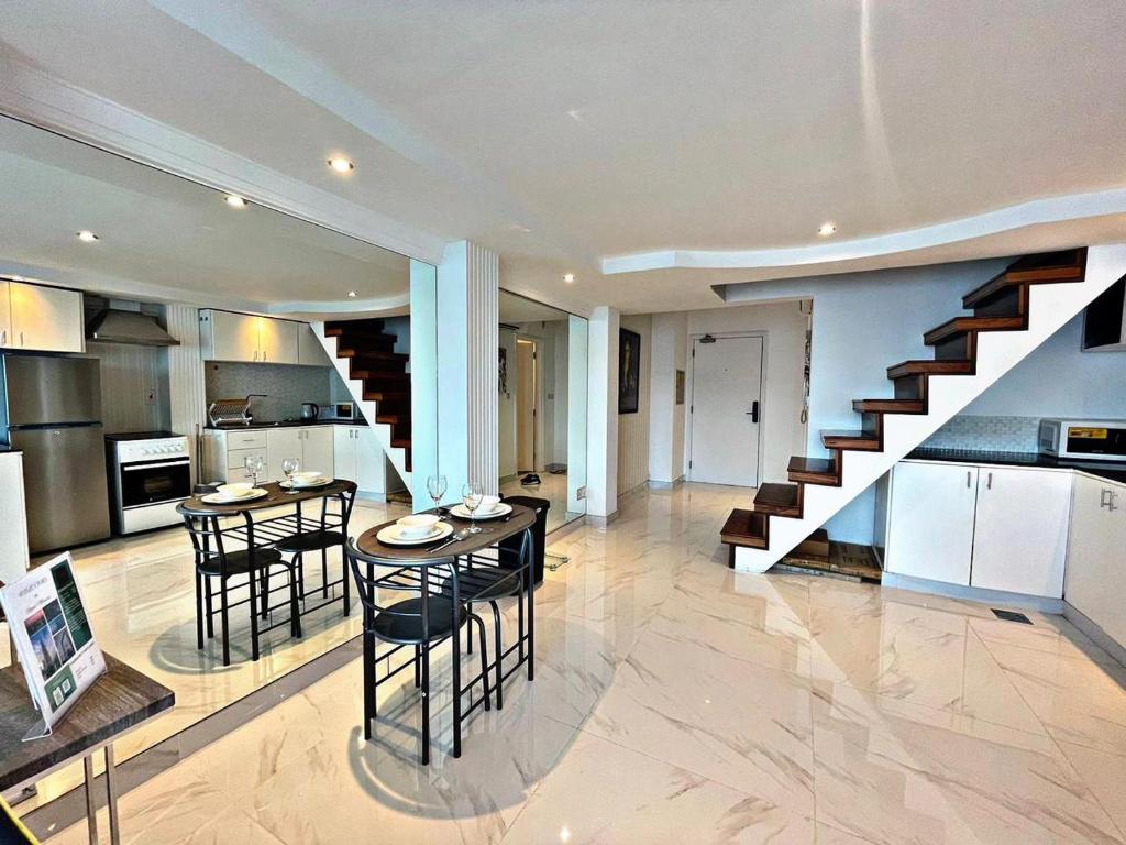 هتل استنینگ دوپلکس استودیو این جی ال تی - Stunning Duplex Studio in JLT