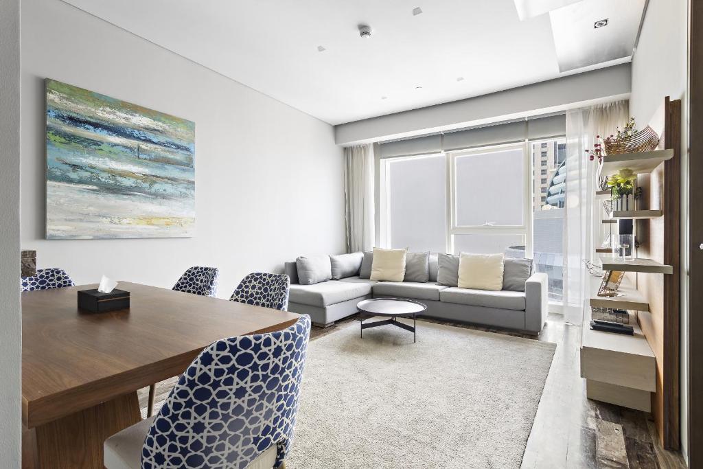 هتل وایک - های فلور وان بد روم فندی رزیڈنسز در دبی مارینا - VayK - High Floor One Bedroom Fendi Residences in Dubai Marina