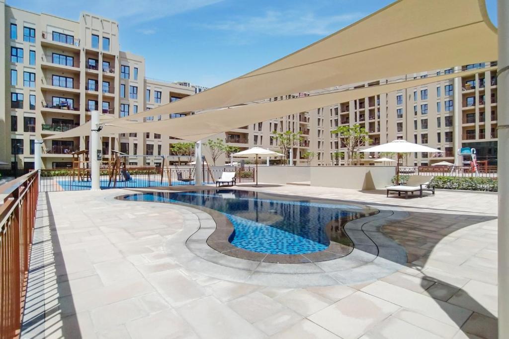 هتل بیوتیفول هیوژ اپت آی فولی فرنیشد - Beautiful Huge Apt I Fully- furnished