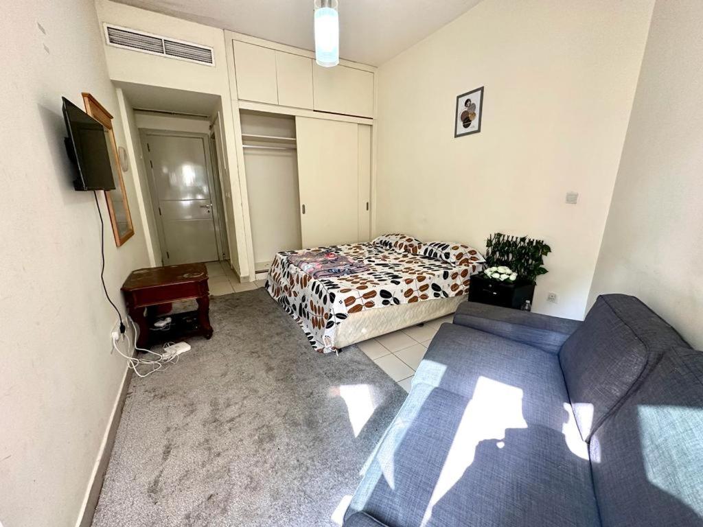هتل مسترد بردروم آچ توالت - Master bedroom attach toilet