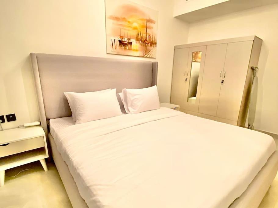 هتل داون تاون دبی 7 مینتس اوی فروم برج خلیفه - Downtown Dubai 7 minutes away from Burj Khalifa