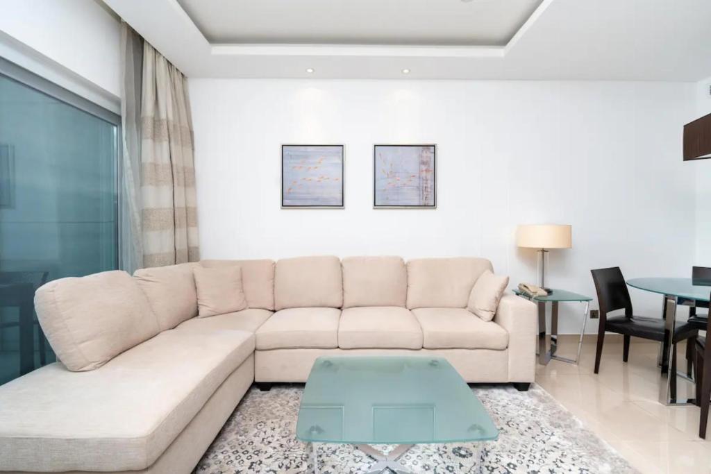 هتل کوزی 2بی دی آر این جمیرا لیکس تاورز - Cozy 2BDR in Jumeirah Lakes Towers