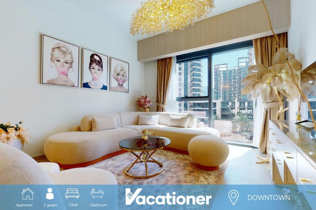 هتل اکت وان اکت تو، تاور 1 - وکشینر - Act One Act Two, Tower 1 - Vacationer