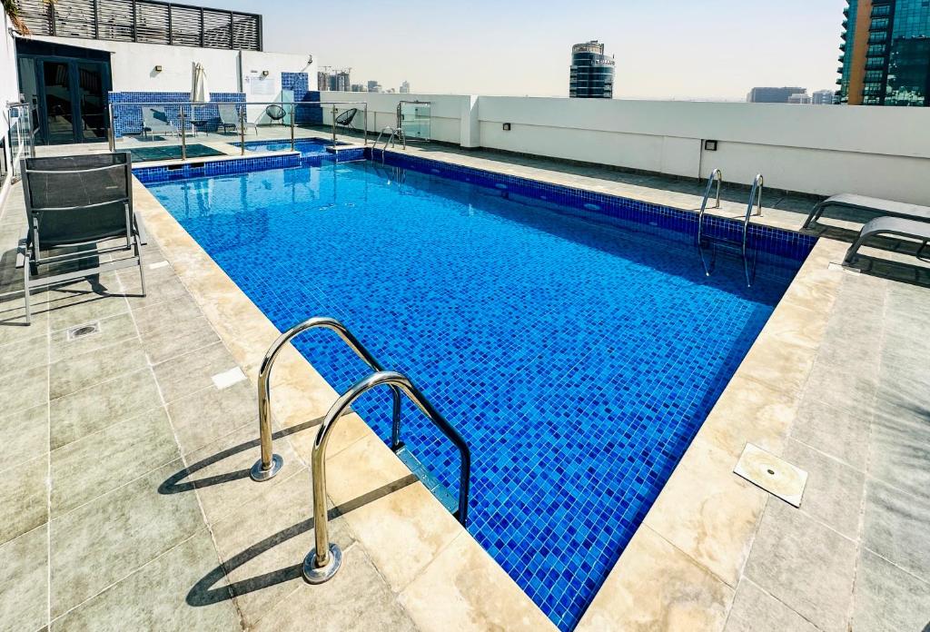 هتل تنین - آفوردبل لاکچری اند فولی فرنیشد 1 بی آر این جی وی سی - Tanin - Affordable Luxury and Fully Furnished 1BR in JVC