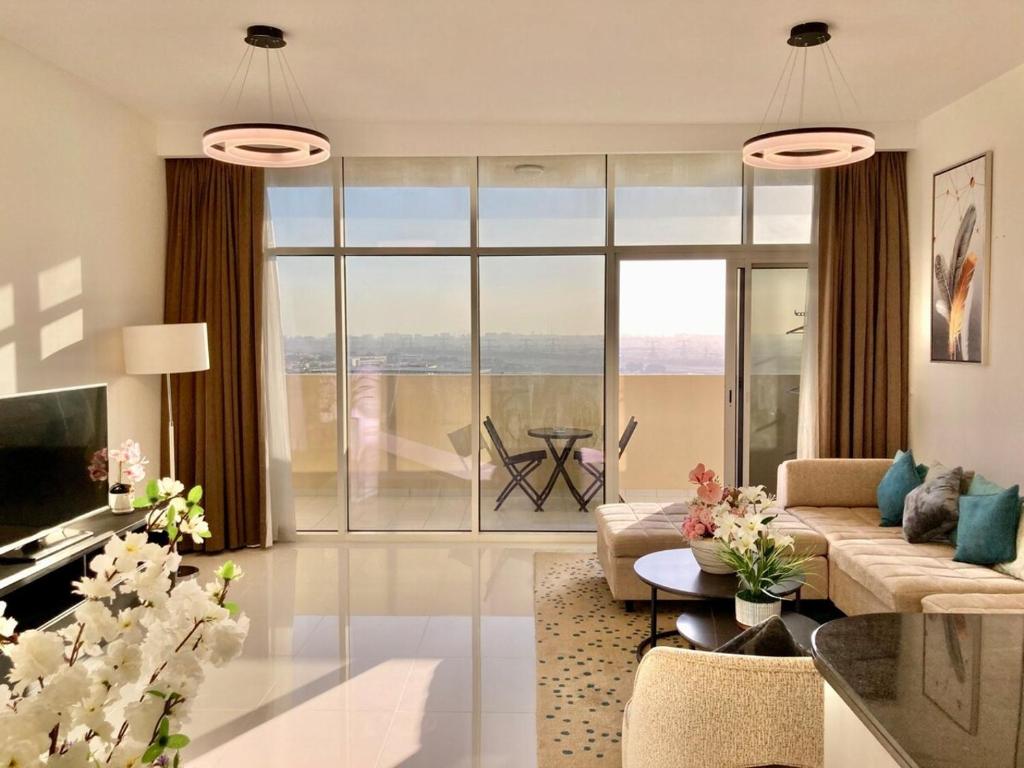 هتل لاکژریوس 2 بی آر دبی اسکای لاین اند پول ویوز - Luxurious 2br Dubai Skyline & Pool Views