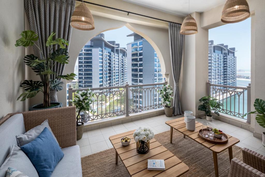 هتل مزون پریوه - بوهمین آپت ویت آmazing سیفرانت ویوز آن ذ پلّم - Maison Privee - Bohemian Apt with Amazing Seafront Views on The Palm