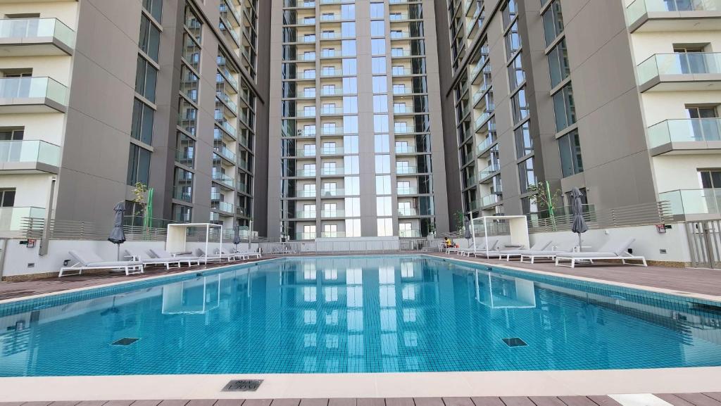 هتل استی بای لاتی نم لاکچری 1BR هالیدی هوم سی وی آر بی3110 نیار برج خلیفه - STAY BY LATINEM Luxury 1BR Holiday Home CVR B3110 near Burj Khalifa