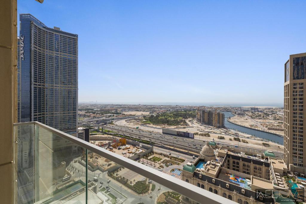 هتل ول هوم - لاکچری کانال ساید آپارتمان در ال هبتور سیتی - WelHome - Luxury Canal-Side Apartment in Al Habtoor City