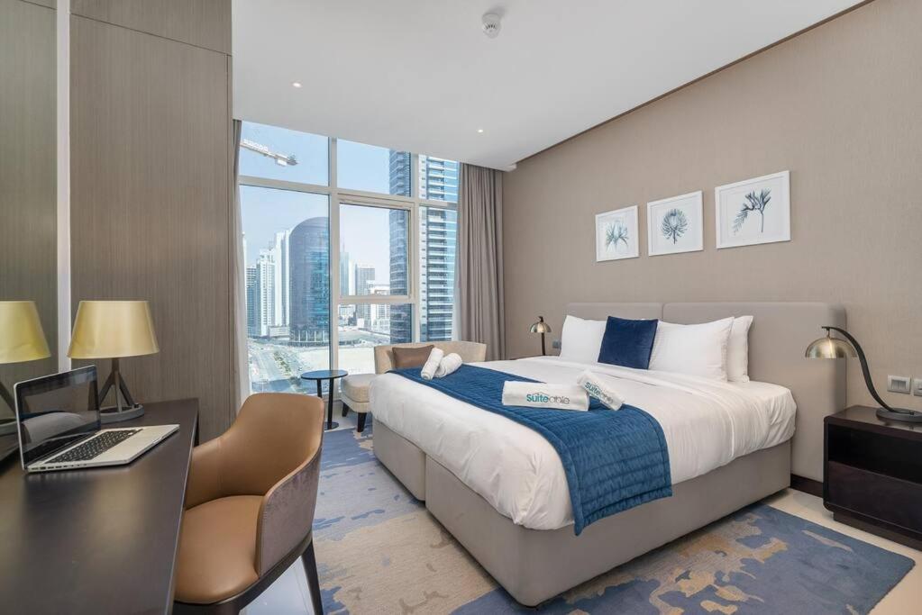 هتل سوفیستیکیتد بیزنس بی کَنال ویو بای سوئتیبل - Sophisticated Business Bay Canal View by Suiteable