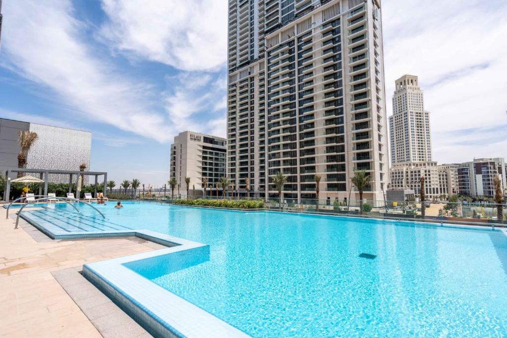 هتل گست ردی - باروک تروپیکا نییر کریک هاربر - GuestReady - Baroque Tropica near Creek Harbour