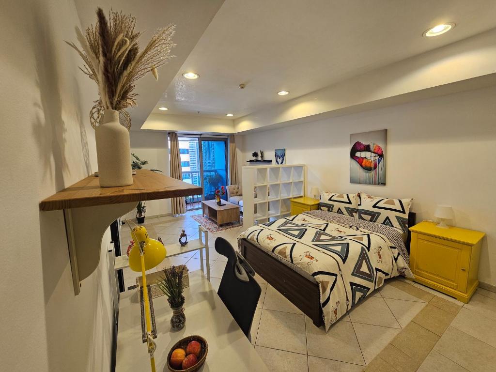 هتل لوکل سوپر هاست اکسپرینس , استایلیش پرایوت رومز این آ شارید آپارتمان - Local Super Host Experience , Stylish Private Rooms in a Shared apartment