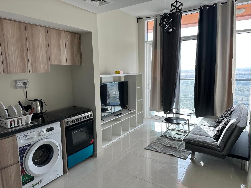 هتل 3 پرسنز اپ این دماک هیلز 1 - 3 persons app in Damac hills1