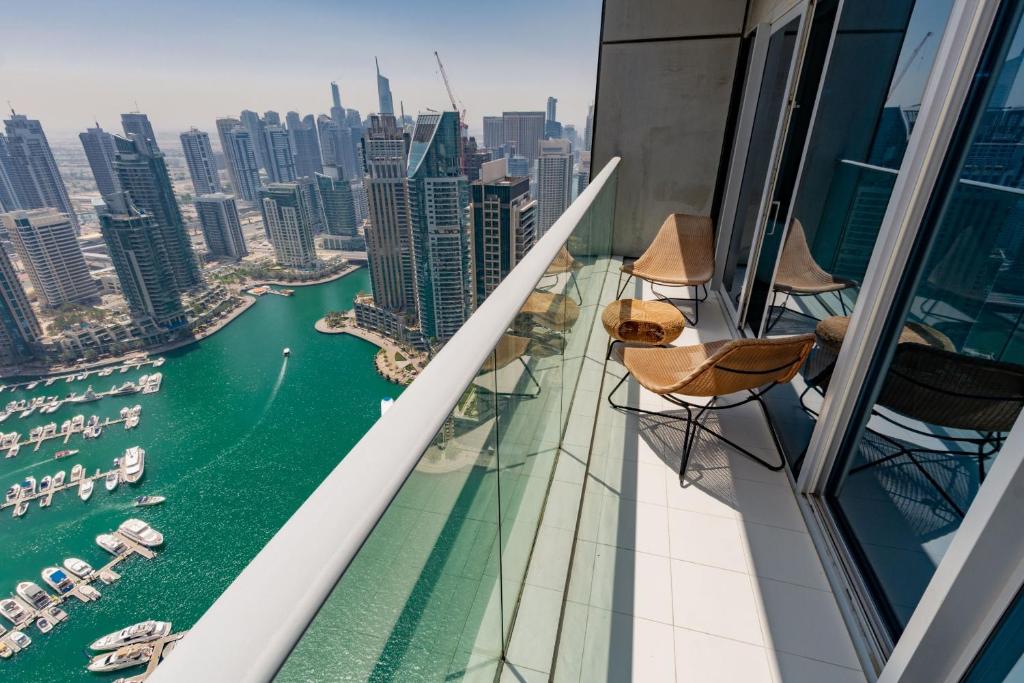 هتل وایک - الگان وان بیدروم این مارینا نر بیچ ویت فندی فرنیشینگ - VayK - Elegant One Bedroom in Marina near Beach with Fendi Furnishing