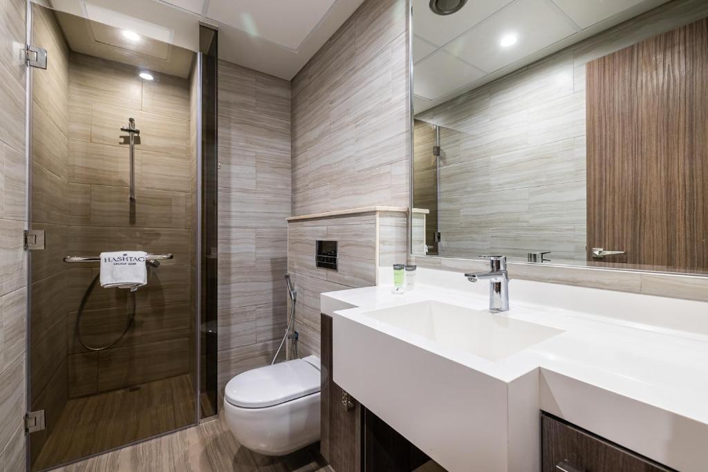 هتل نیو لی فرنیشد آپارتمان این جی ال تی لیک ویوز - Newly Furnished Apartment in JLT Lake Views
