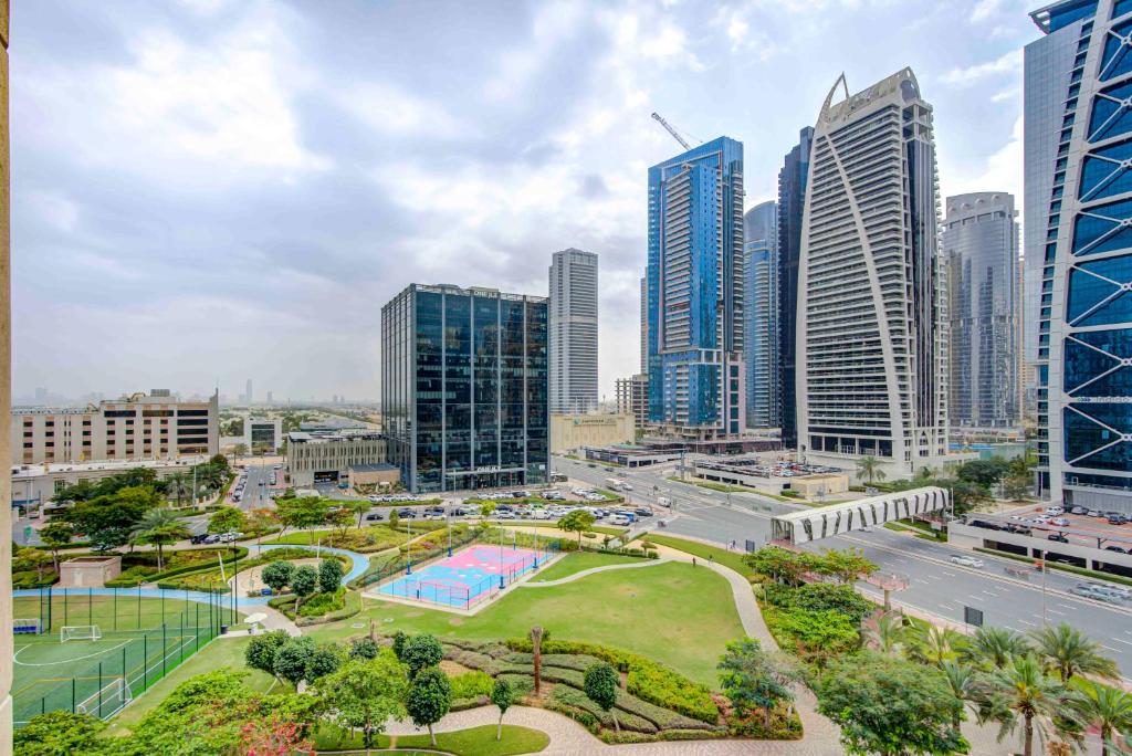 هتل شماره شصت و سه الاگنت تو بی آر آپارتمان این او تو ریزیدنس جی ال تی دبی - #63 Elegant 2BR Apartment in O2 Residences JLT Dubai