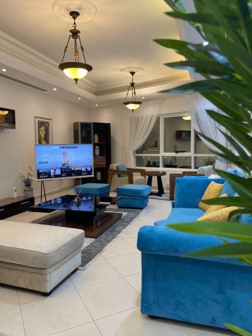 هتل واترفرانت رویال 3بی آر آپارتمان Waterfront Royal 3BR apartment