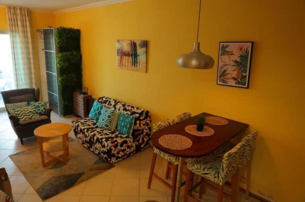 هتل اسمال کازی 1-بد روم آپارتمان - Small Cozy 1-Bedroom Apartment