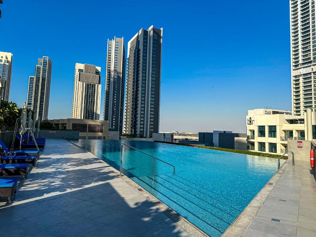 هتل هایگست - لاکچری لیوینگ ویت هیوج ترس در کریک هاربر - HiGuests - Luxury Living With Huge Terrace in Creek Harbour