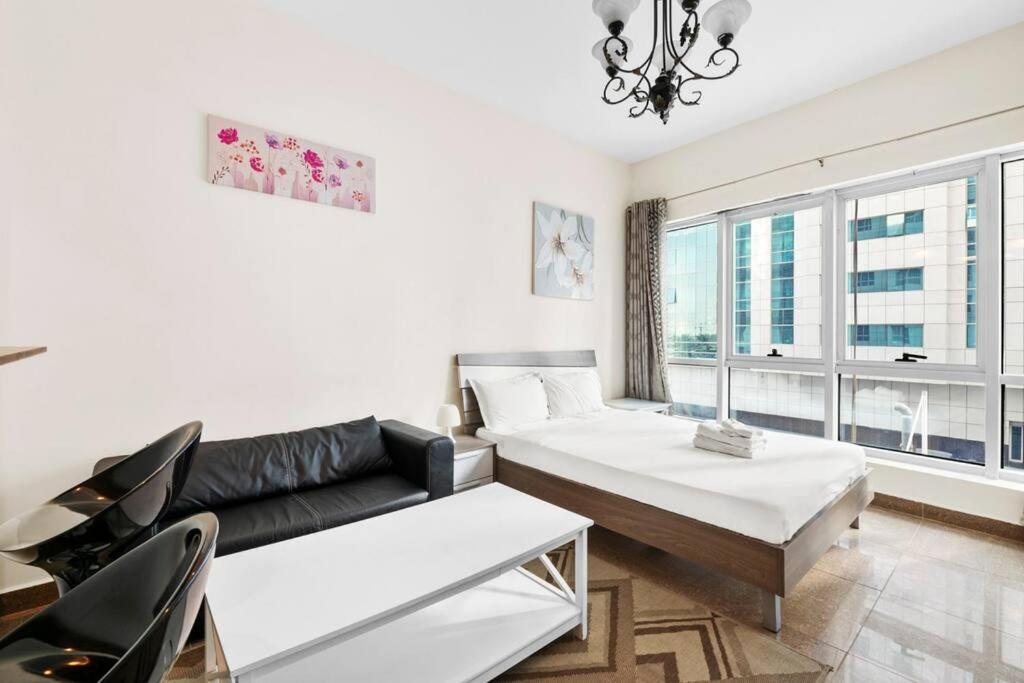 هتل استون تری - مارینا دایموند استودیو - نیر مترو استیشن - StoneTree - Marina Diamond Studio - Near Metro Station