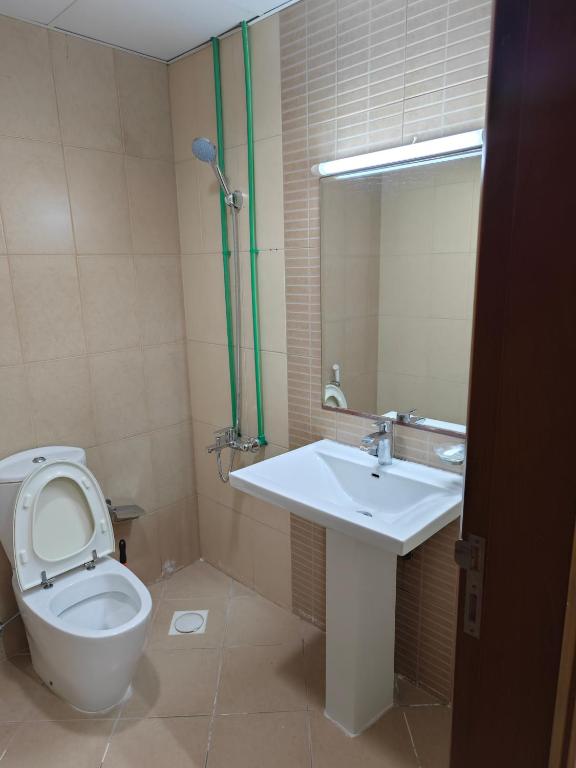 هتل پرتی روم این شررد آپارتمنت Pretty Room in Shared Apartment