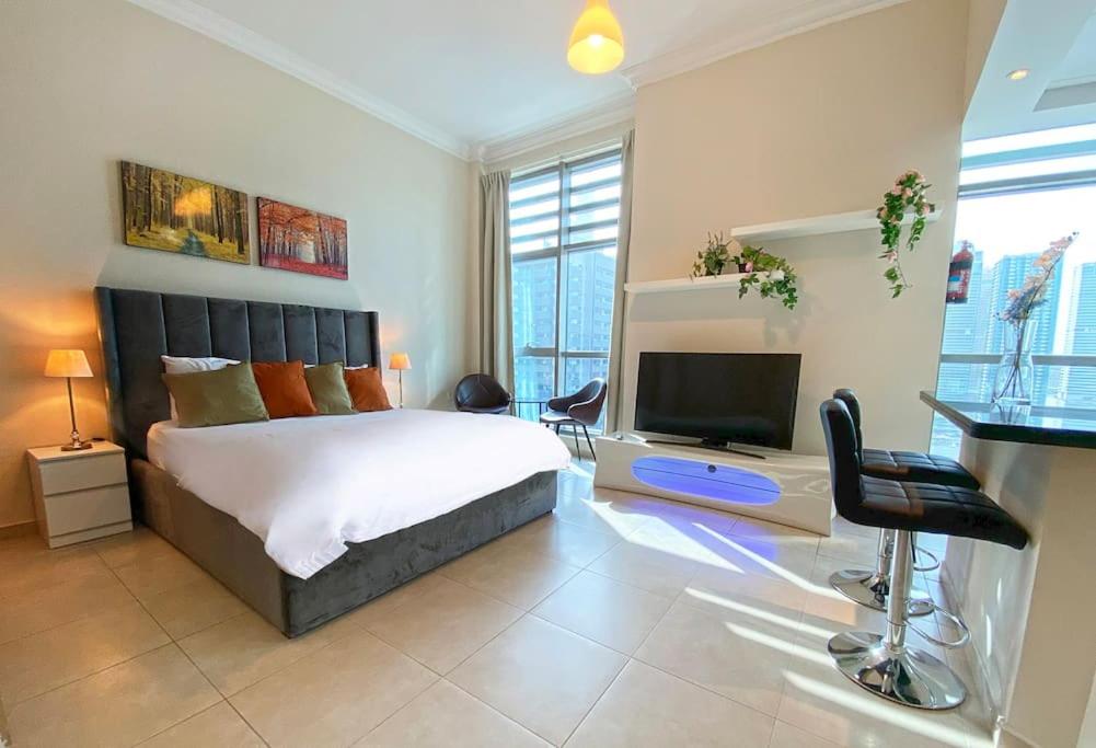 هتل اِلگَنت استودیو این #دبی_مارینا نِیر بیچ اند مترو - Elegant Studio in #Dubai_Marina Near Beach & Metro