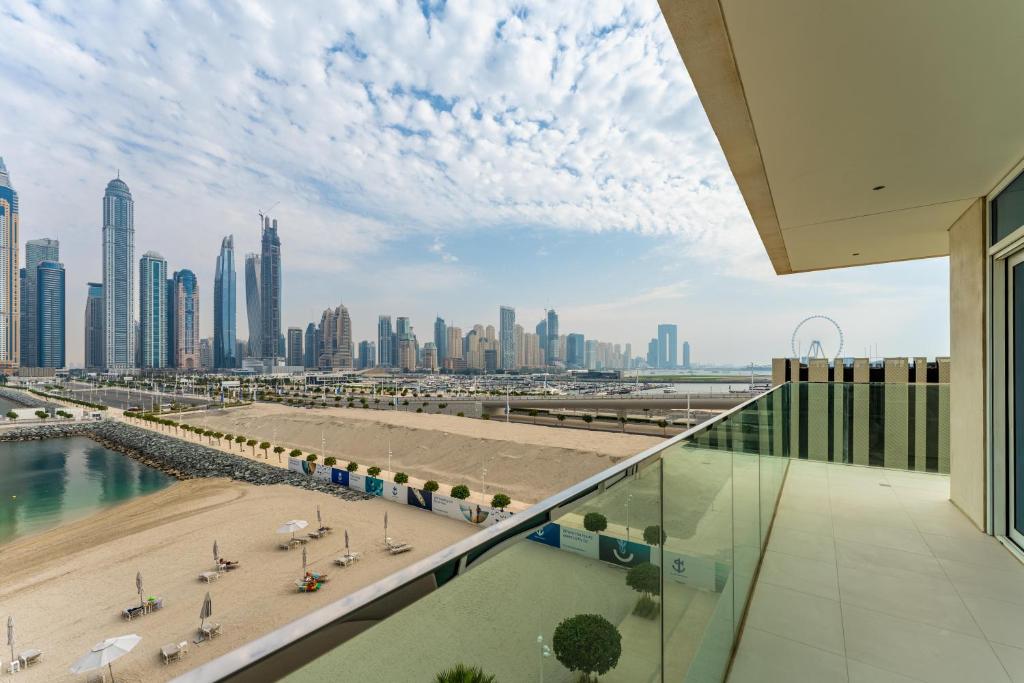 هتل میزون پریوه - دلوکس 3بی‌آر آپت وید دبی مارینا وز اند بیچ اکسس - Maison Privee - Deluxe 3BR Apt with Dubai Marina Vws & Beach Access