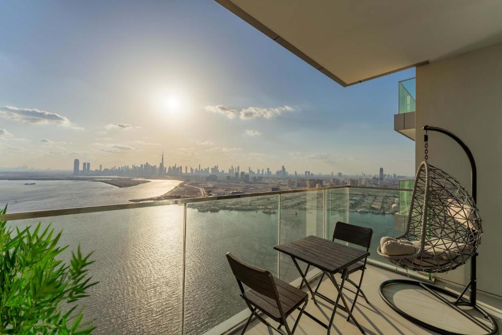 هتل مزن پروی - ترندی اپت آن ذ کریگ و/ سوپر دبئی اسکایلاین ویو - Maison Privee - Trendy Apt on the Creek w/ Superb Dubai Skyline Vw