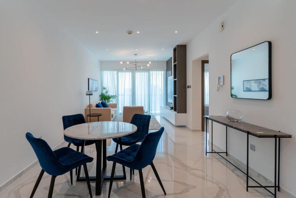 هتل لاکس‌فولیو ریتریتس - داون‌تاون اسپیشس یونیت - LUXFolio Retreats - Downtown Spacious Unit