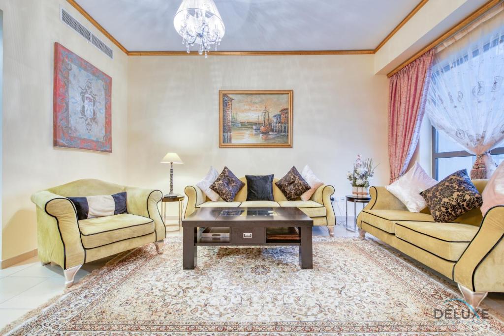 هتل اِلِگَنت 2 بی‌آر این شَمِس 4 جی‌بی‌آر بای دِلَکس هالیدی هومز - Elegant 2BR in Shams 4 JBR by Deluxe Holiday Homes