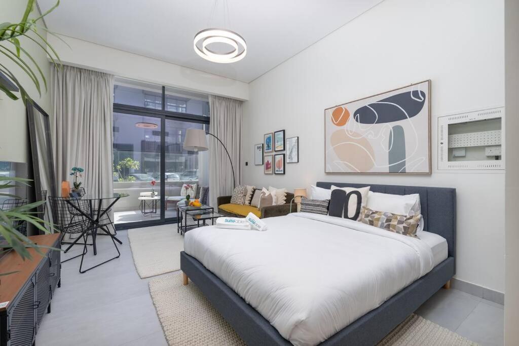 هتل اکلکتیک استودیو ویت Terrace این آکسفورد بولیارد جی وی سی - Eclectic Studio with Terrace in Oxford Blvd JVC