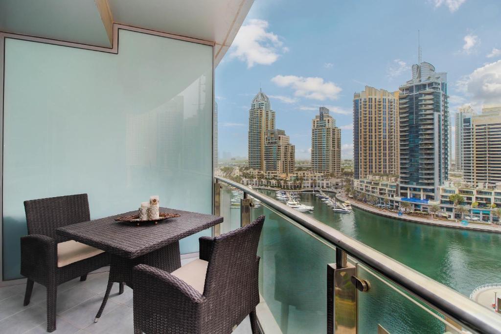 هتل 2 بی آر مارینا ترس در دبی مارینا بای پی کی هالیدیز - 2 BR Marina Terrace at Dubai Marina by PK Holidays