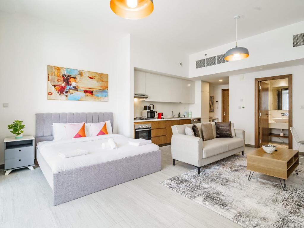 هتل لاکچری استودیو وید پول ویو این وایبرنت کامینیتی - Luxury Studio with Pool View in Vibrant Community