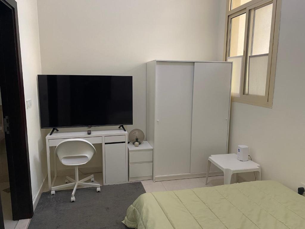 هتل یور استودیودر نیر آرپوراند آل - Your Studio Near Airport and all