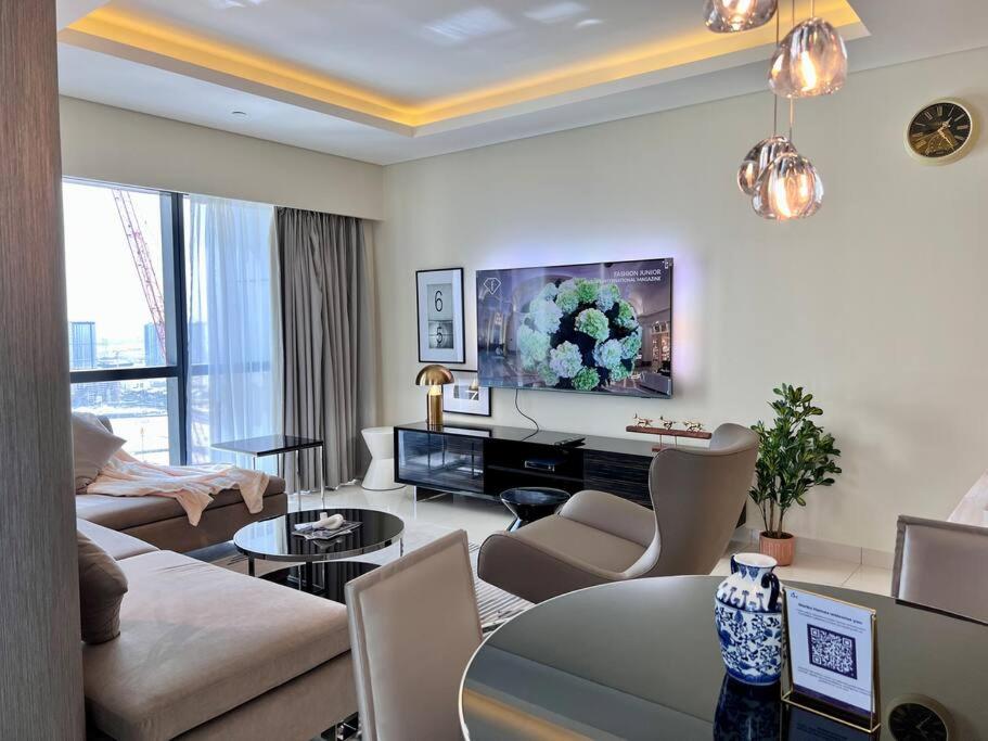 لکچری تو بی آر سوئیت این پارامونت هتل اند رزیدنس - Luxury 2BR Suite in Paramount Hotel and Residences