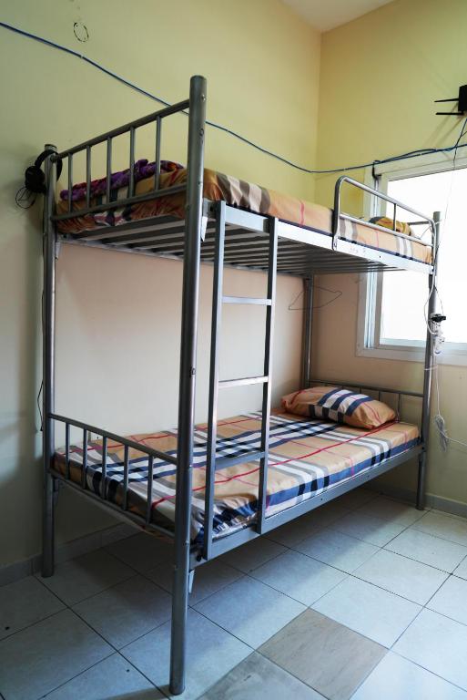 هتل تاپ استی بویز هاستل اند فرنیشد هالی دی هوم Topstay Boys Hostel & Furnished Holiday Home