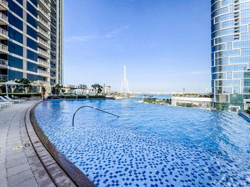 هتل برایت اند اسپلندید 1 بی آر وید مارینا ویو - Bright and Splendid 1BR with Marina View