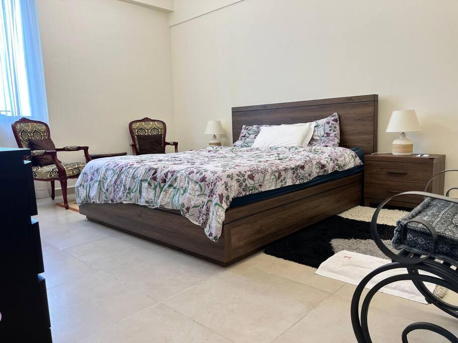 هتل اسپیشس 2 بد - فمیلی استیز - Spacious 2 Bed - Family Stays