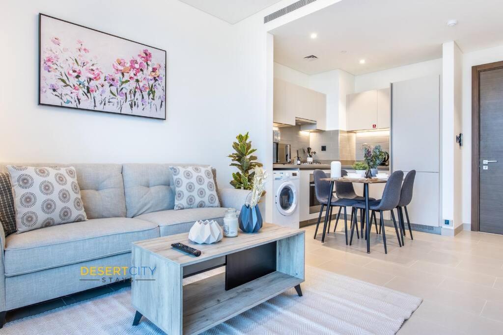 هتل وان بد روم وید کریک ویوز، هاستد بای دزرت سیتی استیز - One Bed Room with Creek Views, Hosted by Desert City Stays