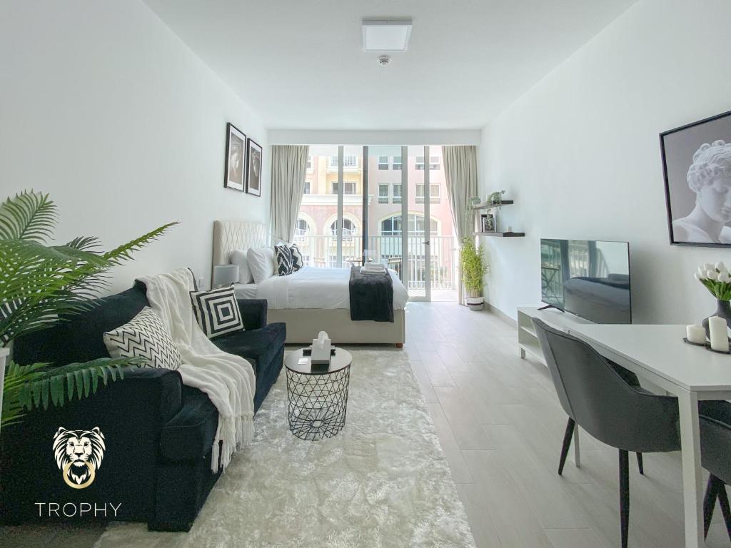 هتل استایلش استودیو آپارتمان این جی وی سی ویت کانتمپرری - Stylish Studio Apartment in JVC with Contemporary