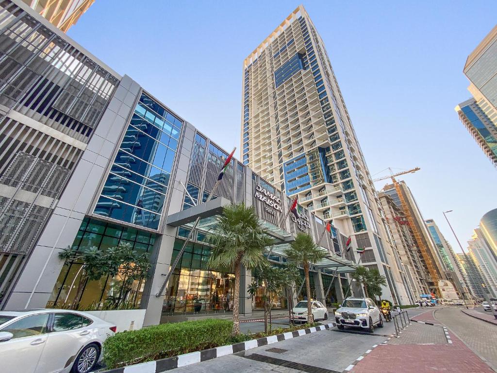 هتل اِلِگنت 1 بی آر - اسپَیشَس و لَکچَری - کانال ویو - Elegant 1BR - Spacious & Luxury - Canal View