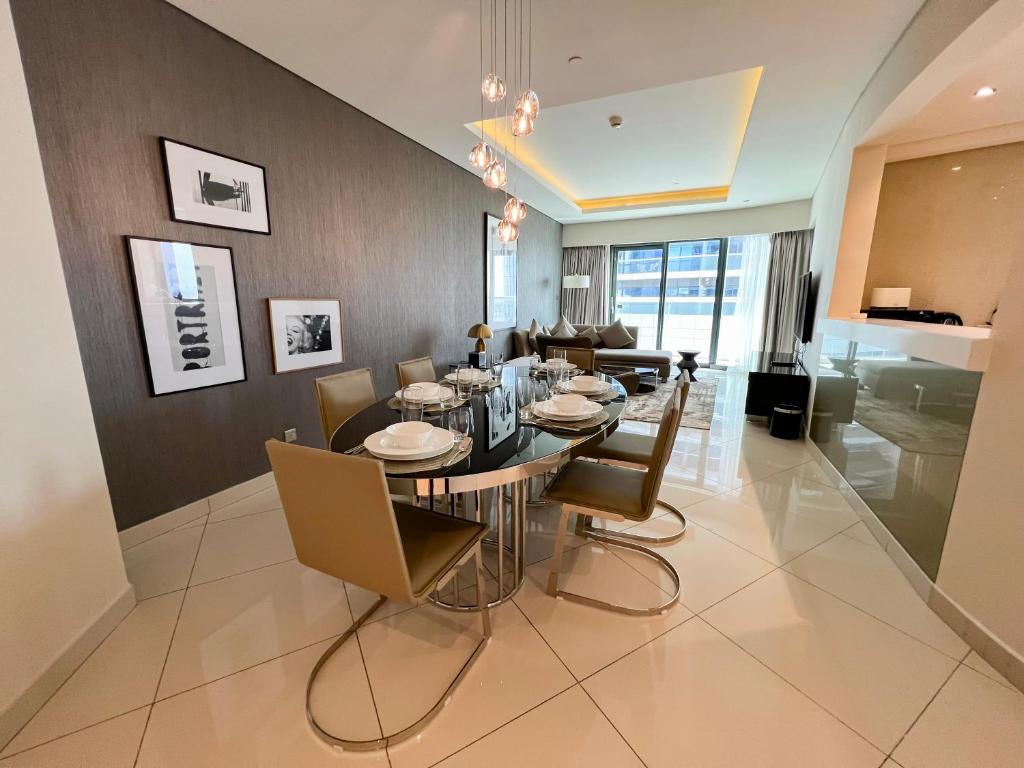 هتل لیتِن وکیشن هومز - دماک پارامت آمیزینگ 3بی‌آر، بیزنس بی، دبی - 26AB05 - Luton Vacation Homes - Damac Paramount Amazing 3BR, Business Bay, Dubai - 26AB05