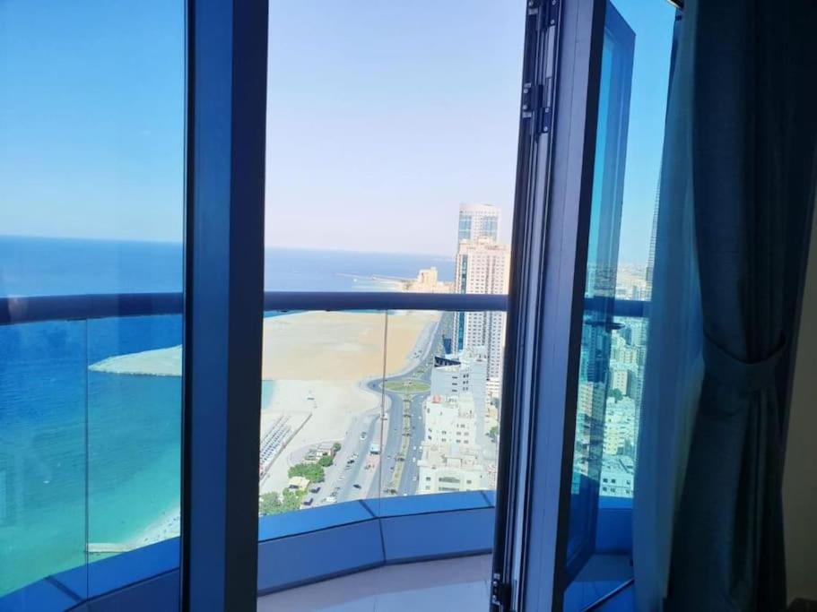 هتل لاکسری هوم ویت استنینگ سی ویو Luxery home with stunning sea view