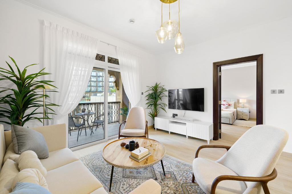 هتل کلاسی دیزاین 2 بی آر این قدیم تاون و/ برج خلیفه ویو - Classy Design 2BR in Old Town w/ Burj Khalifa View