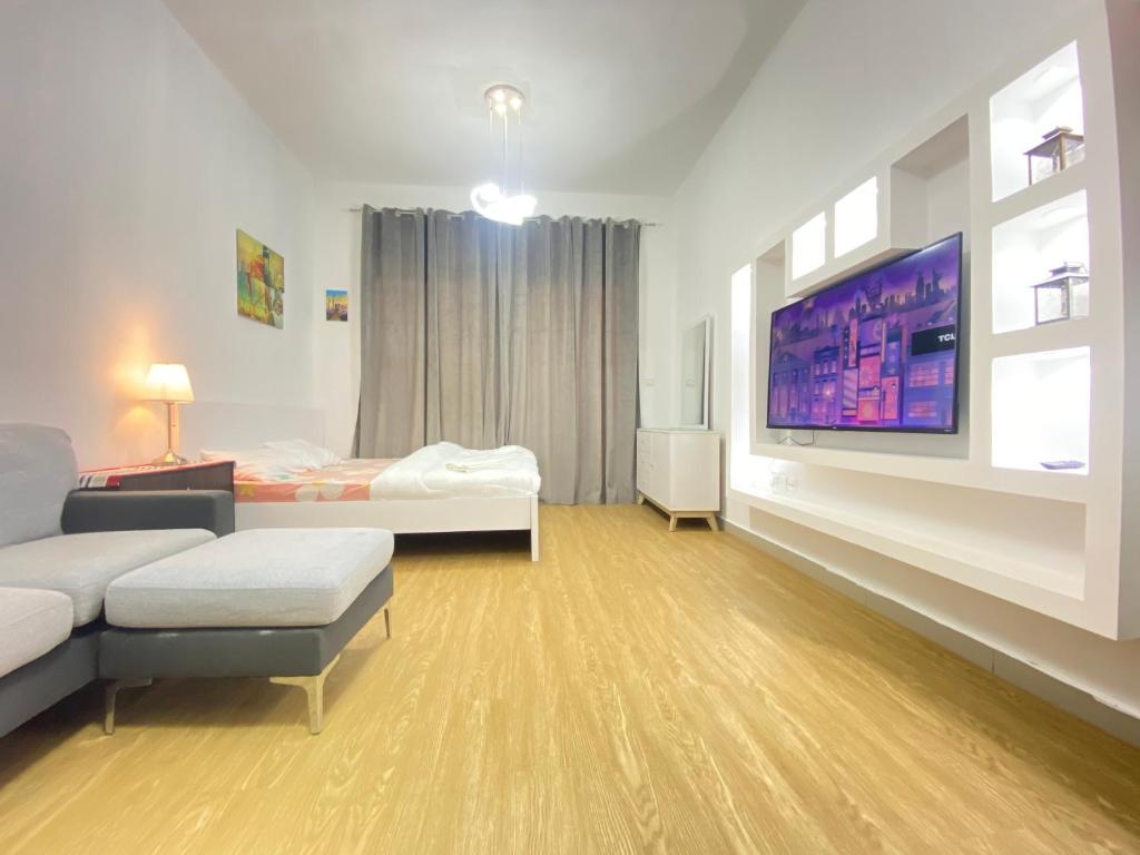 هتل آپگریدد هیوج استودیو - Upgraded Huge Studio