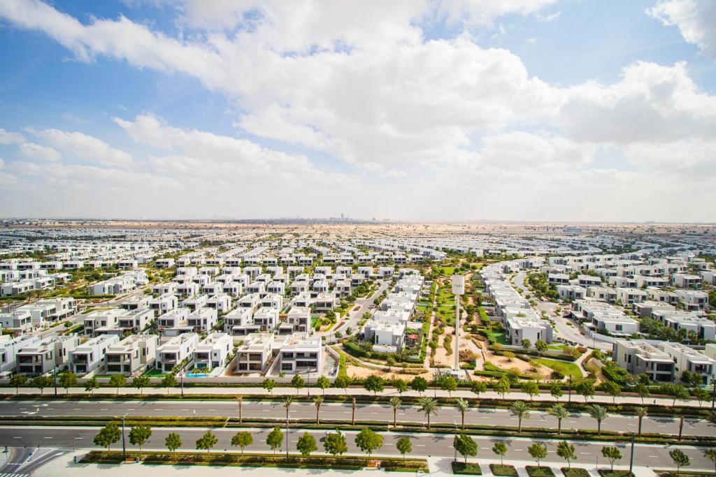 هتل امیزینگ ویوز وید بیوتیفل 2-بیچ کی در کلاکتیو - Amazing Views with Beautiful 2-BHK at Collective