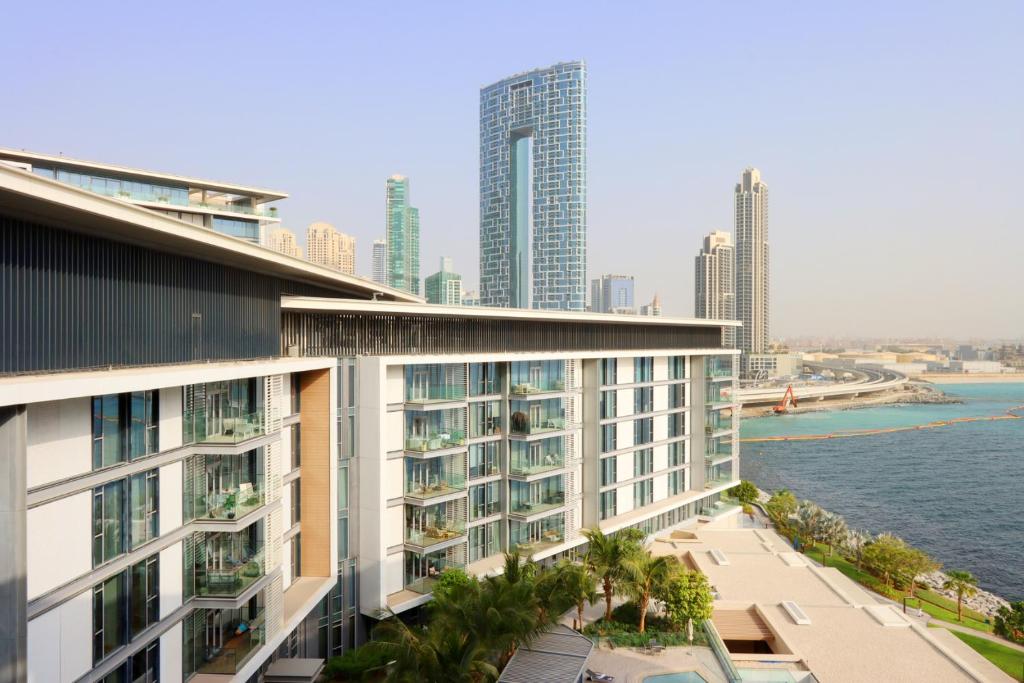 هتل لیو بی ان بی سوئیتس - الگنت وان بگ روم سوئیت این بلو واترز - Livbnb Suites - Elegant 1BR Suite in Bluewaters